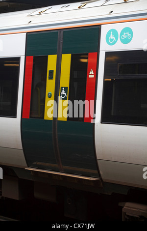 A sud-ovest di treni ingresso disabili e trasporto di biciclette del treno Foto Stock