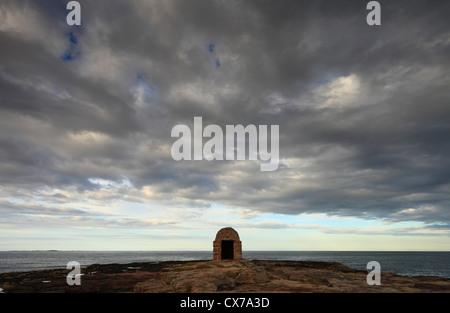 La vecchia casa di polvere a Seahouses sulla costa di Northumberland. Foto Stock