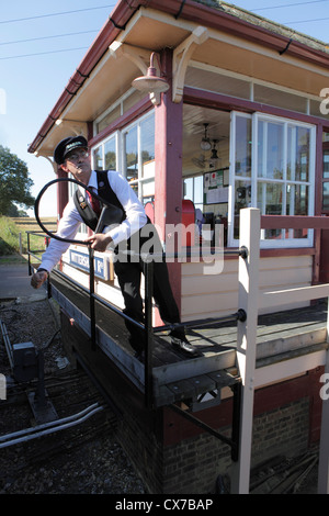 Segnalatore a Wittersham segnale stradale casella del Kent e East Sussex linea ferroviaria, Kent, Regno Unito, GB Foto Stock
