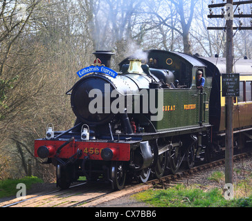 Piccolo serbatoio della prateria No.4566 tira un inizio di mattina in treno di Highley, Shropshire, Inghilterra, Europa Foto Stock