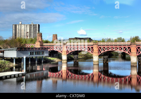Ponte sul fiume Clyde, Glasgow, Scotland, Regno Unito Foto Stock