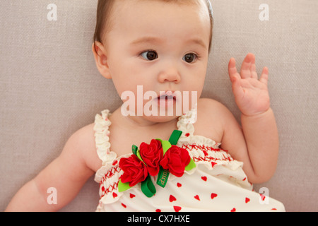 Otto mesi Baby girl Foto Stock