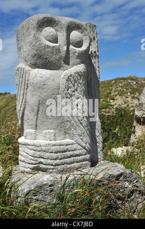 Il Gufo scultura da pietra di Portland a Tout Cava nei pressi Weymouthwise Foto Stock