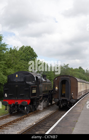 Standard Classe 4 80080 a ELR stazione Lancaster correndo 'L' Lancastrian treno pranzo per il viaggio di ritorno a seppellire. Foto Stock