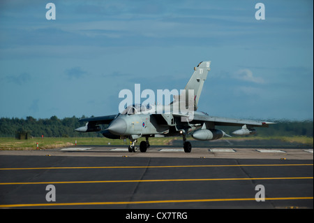 Panavia GR4 Tornados a RAF Lossiemouth, murene. Grampian Regione Scozia. Foto Stock