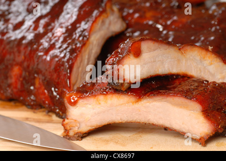 Delizioso BBQ Ribs con una salsa piccante Foto Stock