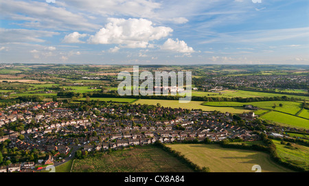 Vista aerea della periferia di Bristol guardando verso Keynsham e il vecchio Cadbury Somerdale Factory Foto Stock