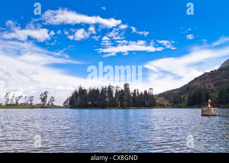 Un laghetto di montagna e nelle Ande highlands Foto Stock