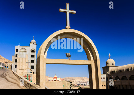 Monastero della Beata Vergine a Dirunka. Asyut, Egitto Foto Stock