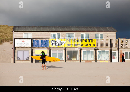 Perranporth Surf Lifesaving Club, Cornwall Inghilterra REGNO UNITO Foto Stock