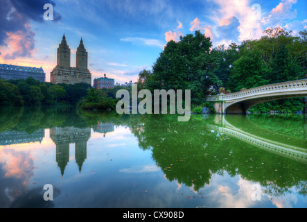 Il lago in New York City Central Park Foto Stock