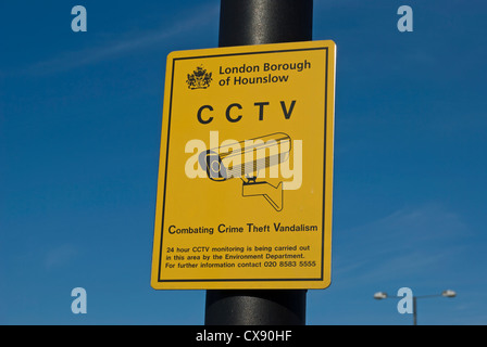 London Borough of hounslow tvcc segno di avvertimento, hanworth, middlesex, Inghilterra Foto Stock