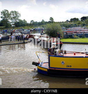 Narrowboat storico Dodona sul canale di Coventry, vicino a Tamworth, Staffordshire, Regno Unito, strette, barche, barche, nautica, Foto Stock