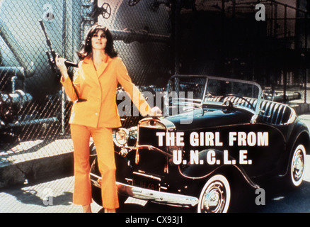 La ragazza da U.N.C.L.E. (TV) la ragazza da zio (ALT) LEO G CARROLL RANDY KIRBY STEFANIE POTERI NOEL HARRISON GFU 001 Foto Stock