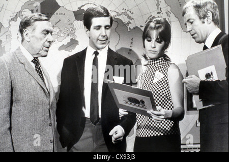 La ragazza da U.N.C.L.E. (TV) la ragazza da zio (ALT) LEO G CARROLL RANDY KIRBY STEFANIE POTERI NOEL HARRISON GFU 003 Foto Stock