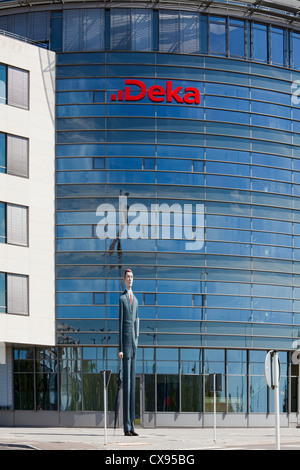 Il banchiere lungo, l'edificio della Deka Bank in Lussemburgo, Europa Foto Stock