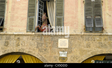 Cavallo nella finestra, Sospel Foto Stock