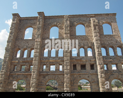 Teatro romano di Aosta Foto Stock