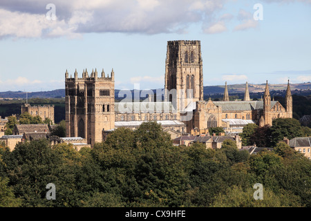 La Cattedrale di Durham e tenere da sud ovest Durham City North East England Regno Unito Foto Stock