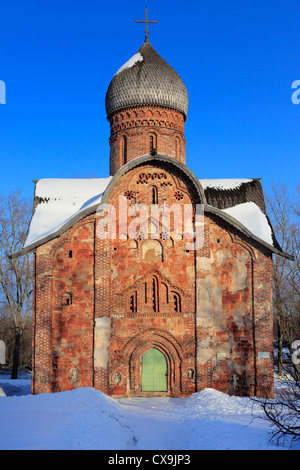 Chiesa dei Santi. Pietro e Paolo apostoli in Kozhevniki (1406), Veliky Novgorod, Novgorod, Russia Foto Stock