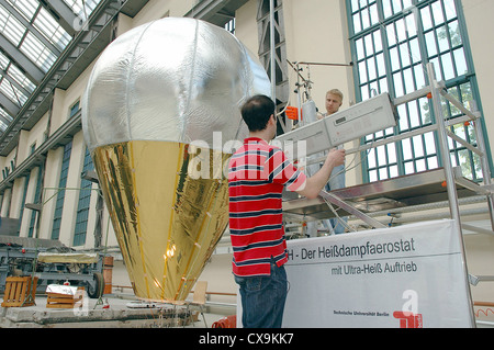 Heissdampfaerostat - un palloncino azionato con vapore surriscaldato Foto Stock