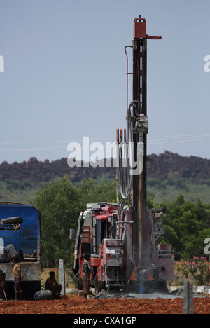 Foro per la perforazione di pozzi Andhra Pradesh in India del Sud Foto Stock