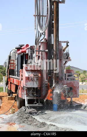 Foro per la perforazione di pozzi Andhra Pradesh in India del Sud Foto Stock