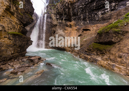 ALBERTA, CANADA - Johnston Canyon nel Parco Nazionale di Banff. Foto Stock