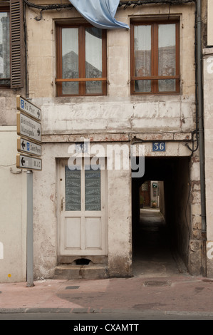 Francese edificio residenziale di facciata. Foto Stock