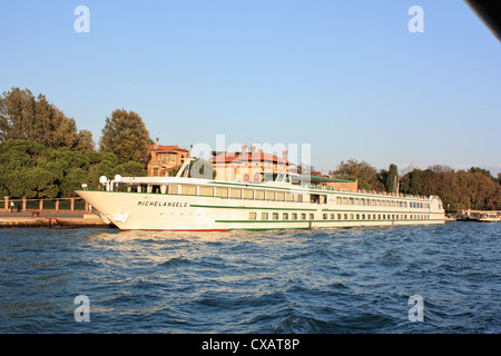 River Cruise Ship Michelangelo Foto Stock