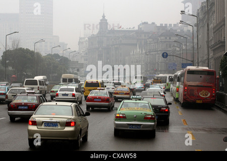 Shanghai, Rush Hour nel centro della città sul collare Foto Stock