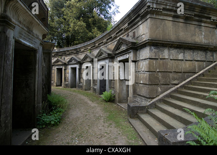 Viale egiziano, il cimitero di Highgate West, Highgate, London, England, Regno Unito, Europa Foto Stock