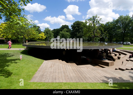 Il 2012 Serpentine Gallery pavilion da Herzog e de Meuron e ai Weiwei, Serpentine Gallery, Kensington Gardens, Londra, Inghilterra Foto Stock