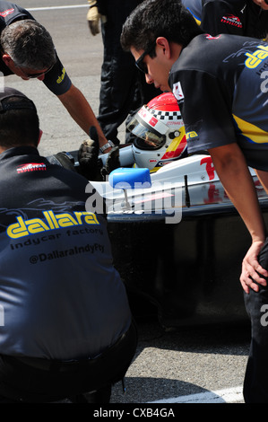 Stati Uniti d'America Indiana di Indianapolis Motor Speedway di Indianapolis esperienza dove i turisti possono ottenere un giro in 2 posti auto gara a 180 MPH Foto Stock