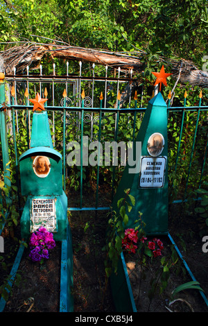 Il vecchio cimitero di ortodossi in Luhansk, Ucraina Foto Stock