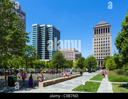 Citygarden parco urbano e il giardino di sculture nel centro di St Louis, Missouri, Stati Uniti d'America Foto Stock