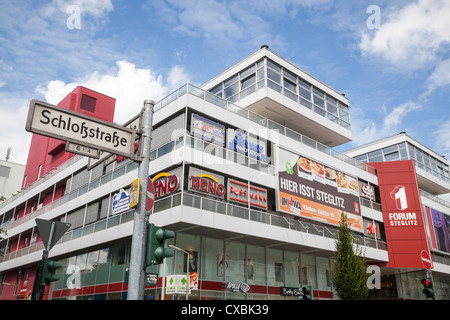 Schlossstrasse con Forum Shopping Centre, Steglitz, Berlino Foto Stock