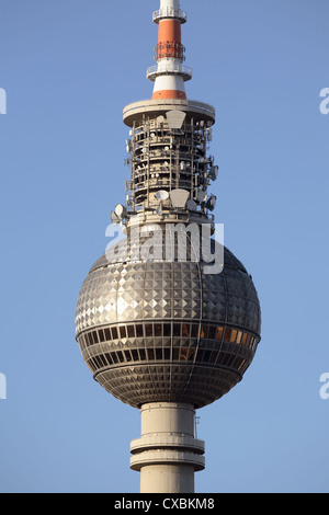 Berlino, dettaglio della torre della televisione di Alexanderplatz in Berlin-Mitte Foto Stock