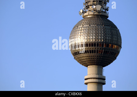 Berlino, dettaglio della torre della televisione di Alexanderplatz in Berlin-Mitte Foto Stock