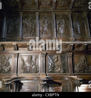 Spagna. La Galizia. Sobrado de los Monjes. Sobrado Abbey. Pannelli di legno in coro. Foto Stock