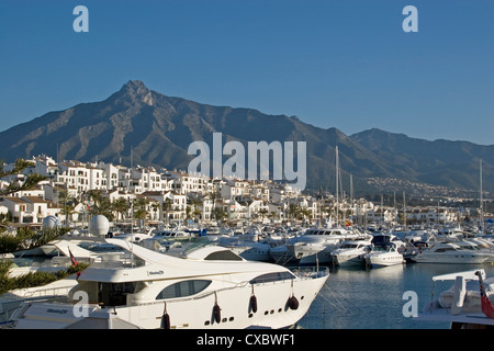 Puerto Banus Marbella Malaga Costa del Sol Andalusia Spagna Foto Stock