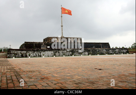 Il Vietnam, Cittadella con Cot Co bandiera tonalità della torre Foto Stock