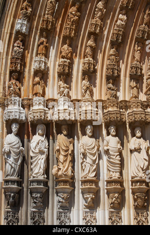 Porta Arch, Santa Maria da Vitoria Monastero, Sito Patrimonio Mondiale dell'UNESCO, Batalha, Portogallo, Europa Foto Stock