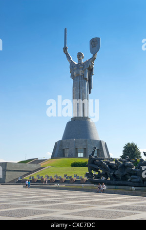 Patria statua (Rodina mat), Kiev, Ucraina, Europa Foto Stock