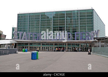 L'ingresso alla Staten Island Ferry Terminal accanto a Battery Park, Manhattan, New York. Foto Stock