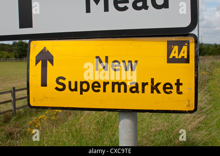 Il nuovo supermercato segno Foto Stock