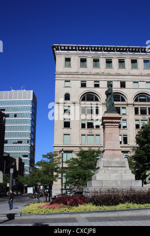 Canada Quebec, Montreal, - statua della regina Victoria in Victoria Square Foto Stock