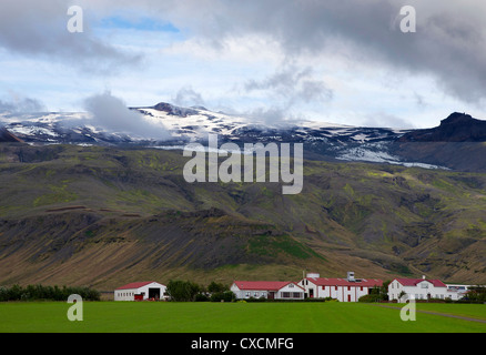Azienda agricola ai piedi del vulcano Eyjafjallajökull Foto Stock