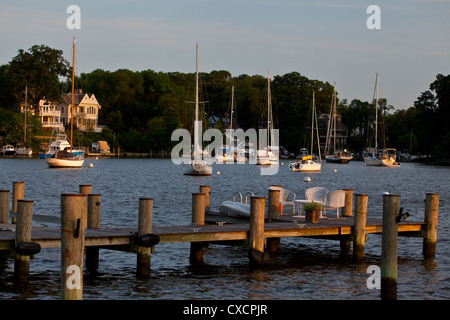 Barche a vela presso il molo di Annapolis nel Maryland. Foto Stock