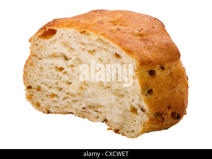 Bianco pane di grano cotto con cipolla, isolati su sfondo bianco. Foto Stock